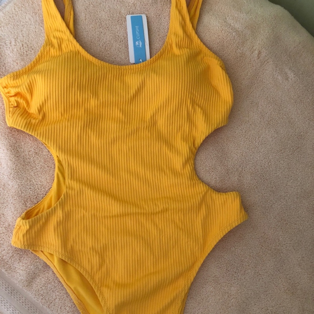Cupshe bathing suit, ribbed with side cutouts. Too cute. Large